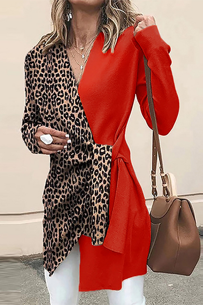 Prenda exterior informal y elegante con cuello en V y diseño de tiras de patchwork de leopardo