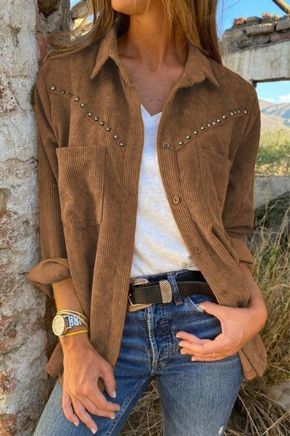 Tops casuales con cuello vuelto, bolsillos y remaches sólidos