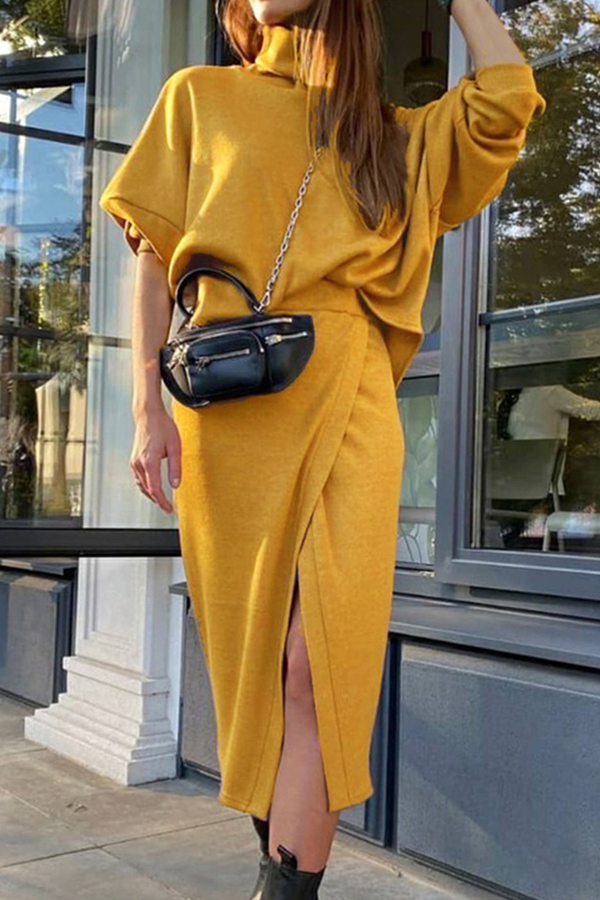 Conjunto de dos piezas de cuello alto, manga larga y abertura con parches lisos de estilo urbano