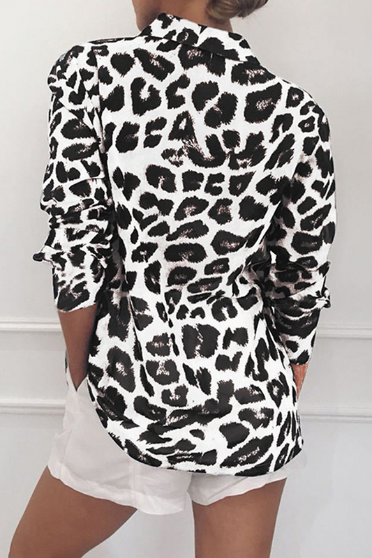 Blusa informal con cuello vuelto y hebilla de leopardo (4 colores)