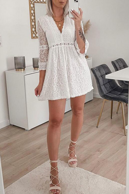 Vestidos casuales de encaje liso con cuello en V y falda pastel