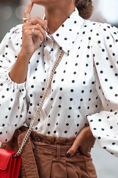 Tops casuales con cuello vuelto y puntos divididos