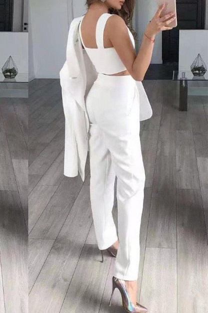 Conjunto de tres piezas de manga larga con cuello vuelto y parches sólidos a la moda