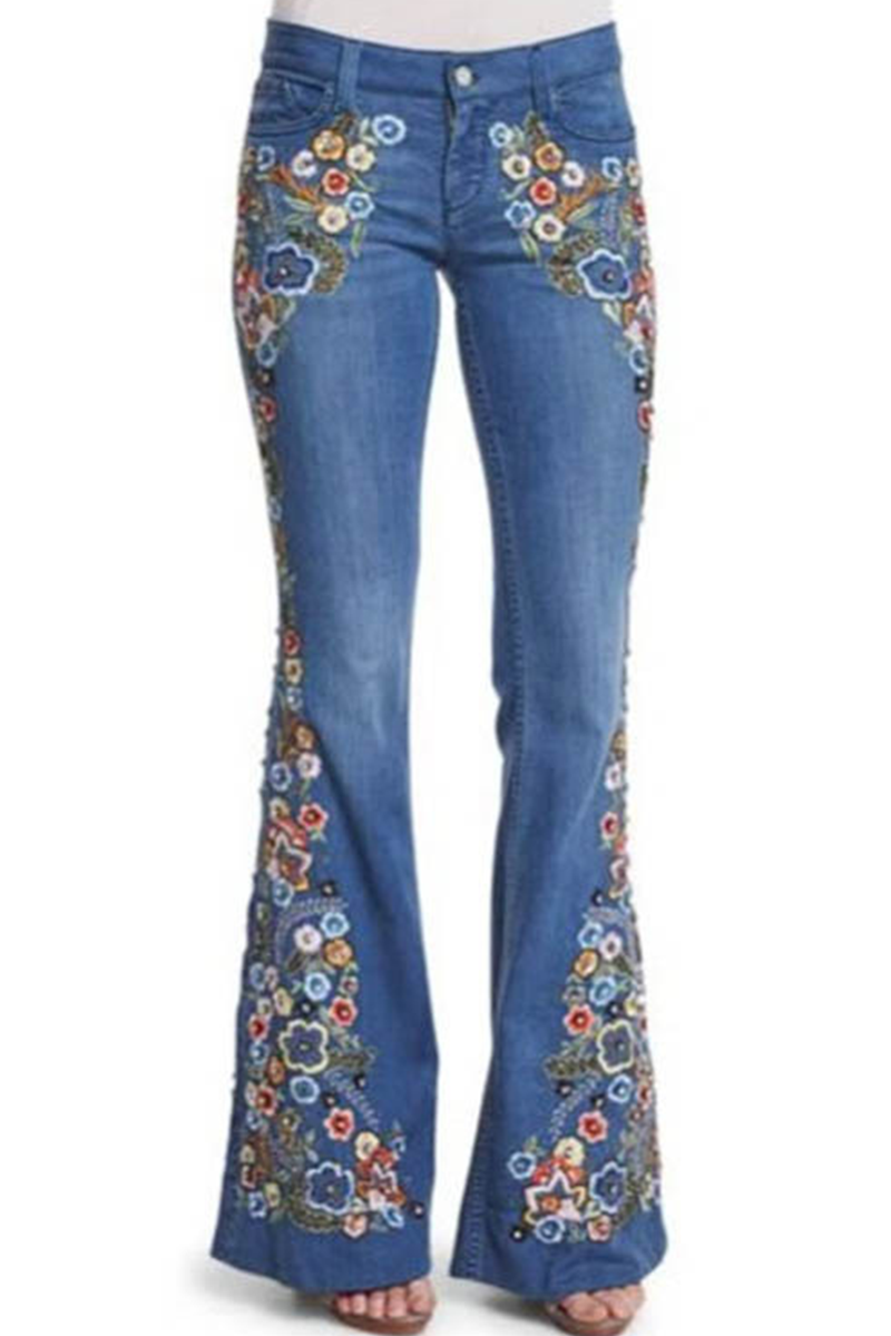 Vaqueros de mezclilla con corte de bota y estampado casual de patchwork