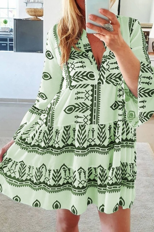 Vestidos casuales con estampado de patchwork, cuello en V y falda pastel