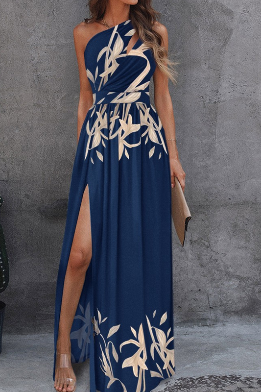 Vestido informal con estampado de patchwork y un hombro irregular