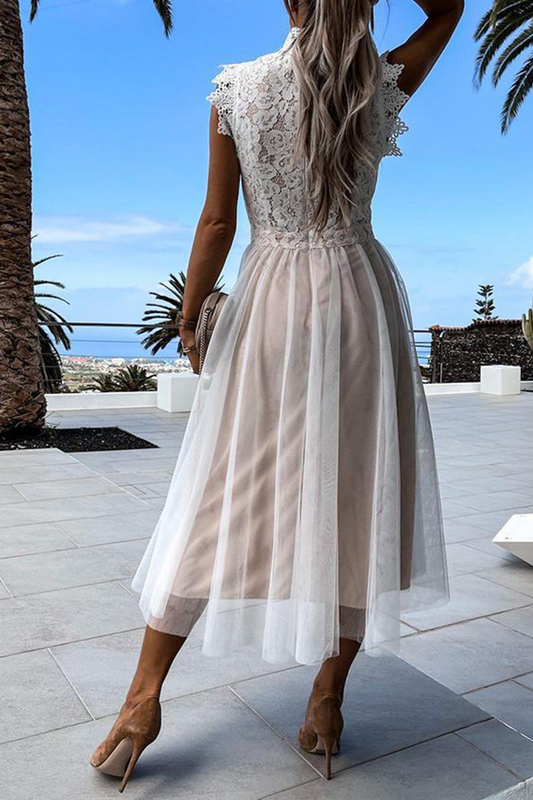 Vestido informal de malla con cuello alto y encaje liso