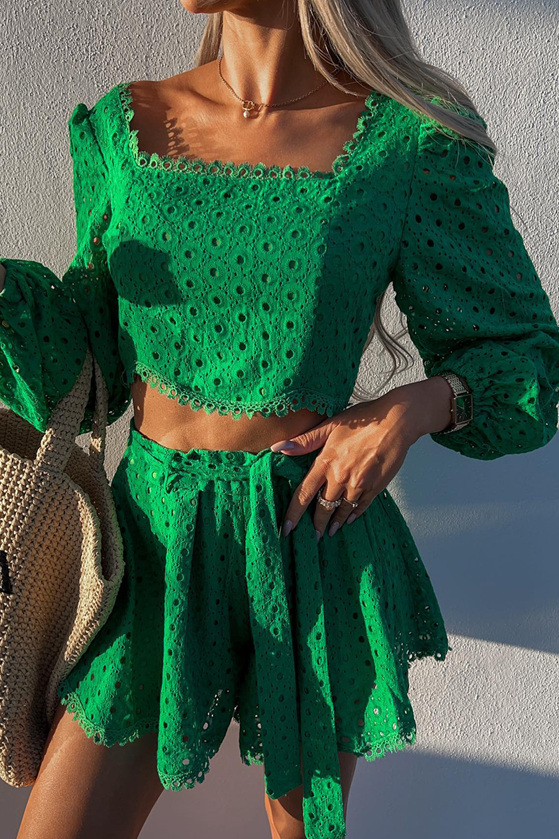 Conjunto informal de dos piezas con cuello cuadrado, manga larga y estampado liso