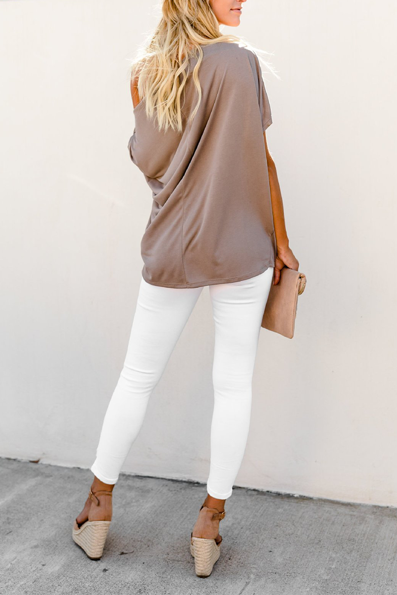 Camisetas casuales de un solo hombro con patchwork liso