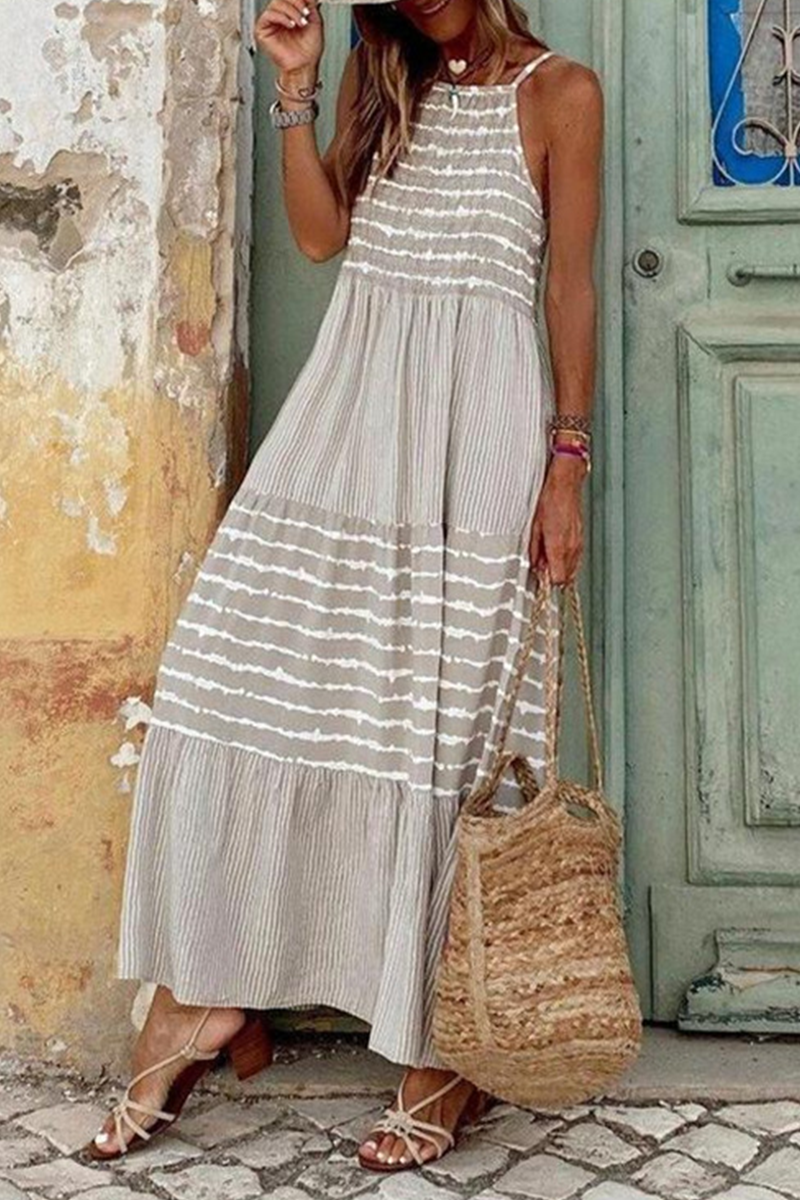Vestidos casuales con falda pastel y tirantes finos con estampado