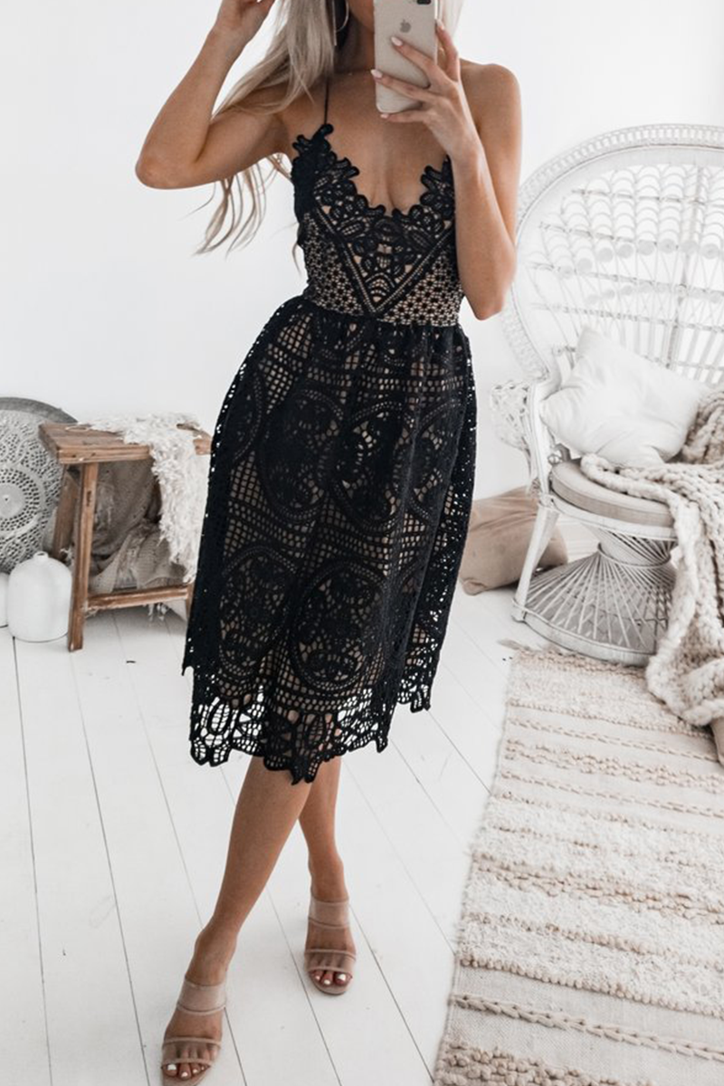 Vestido informal de encaje con tirantes finos y patchwork