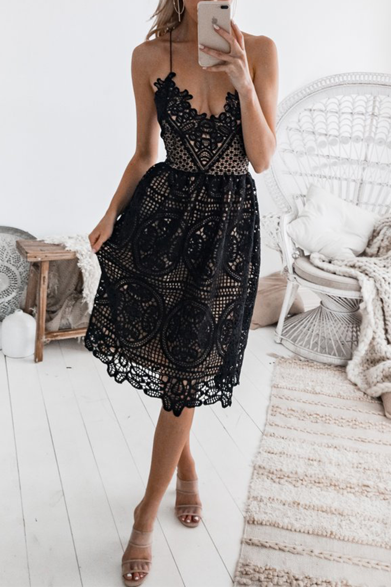Vestido informal de encaje con tirantes finos y patchwork