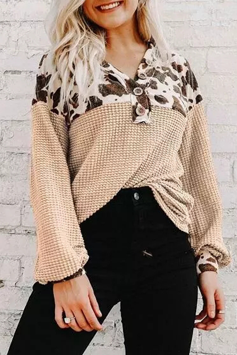 Tops casuales con cuello en V y patchwork de leopardo