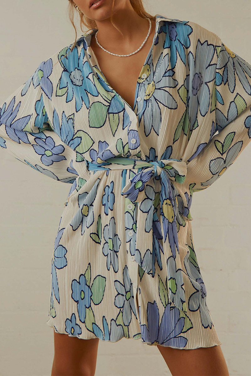 Vestido camisero informal con cuello vuelto y estampado de patchwork