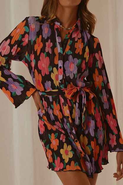 Vestido camisero informal con cuello vuelto y estampado de patchwork