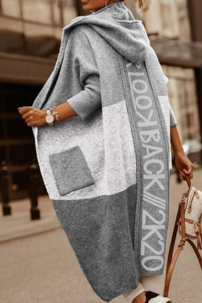 Prendas de abrigo con cuello y capucha y letras estampadas de moda