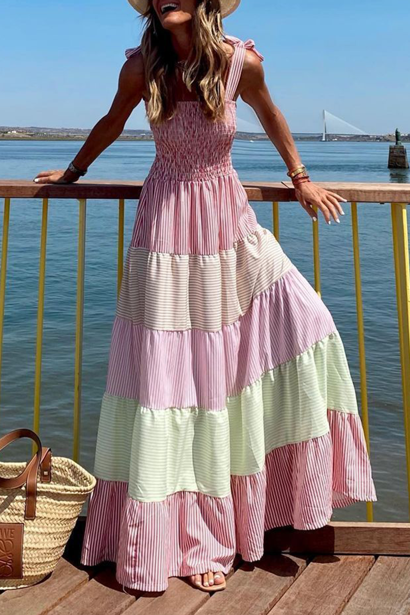 Vestidos casuales de rayas con patchwork y tirantes finos en contraste