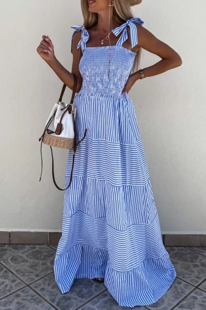 Vestidos casuales de rayas con patchwork y tirantes finos en contraste