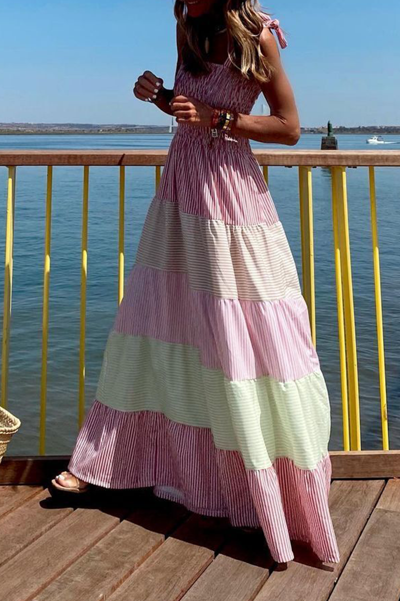 Vestidos casuales de rayas con patchwork y tirantes finos en contraste