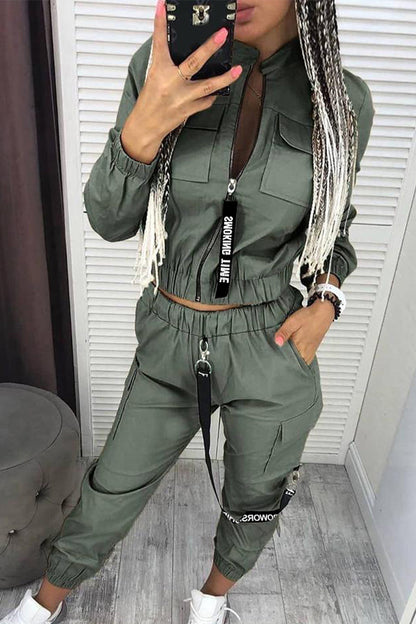 Traje de tres cuartos de dos piezas con cuello mandarín y cremallera lisa informal