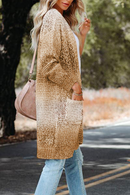 Prendas de abrigo con cuello en V y patchwork de cambio gradual de moda