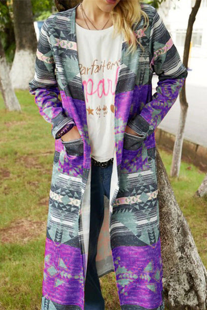 Prendas de abrigo con cuello vuelto, estampado asimétrico y patchwork geométrico de moda