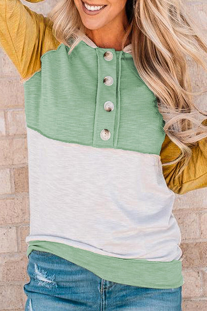 Sudadera con capucha y cuello mandarín en contraste con bloques de color a la moda
