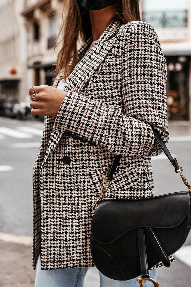 Prendas de abrigo con cuello vuelto y estampado a cuadros elegantes para trabajar