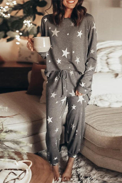 Conjunto informal de dos piezas con estampado de estrellas y cuello redondo y manga larga