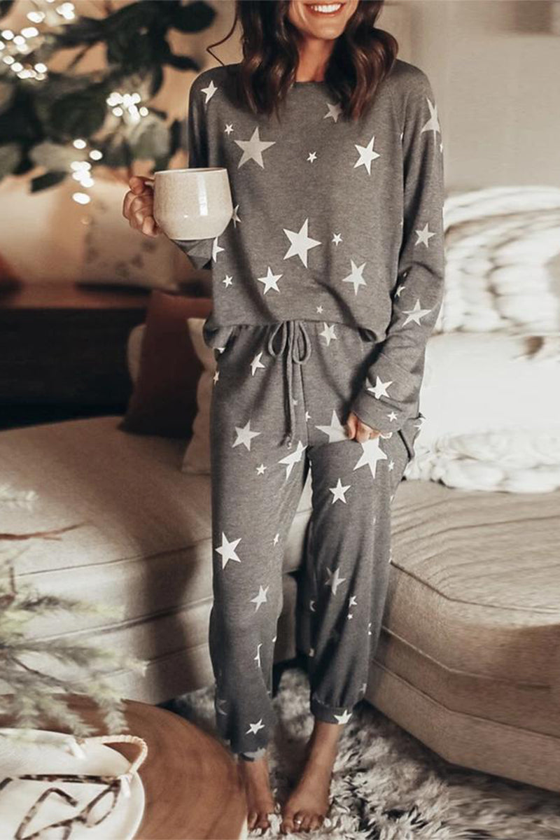 Conjunto informal de dos piezas con estampado de estrellas y cuello redondo y manga larga