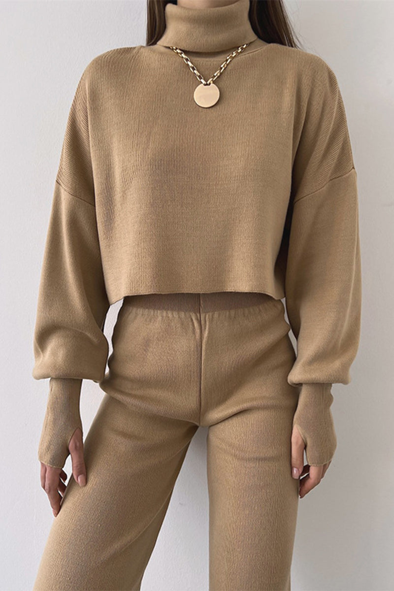 Conjunto de dos piezas informal de cuello alto, manga larga y color liso