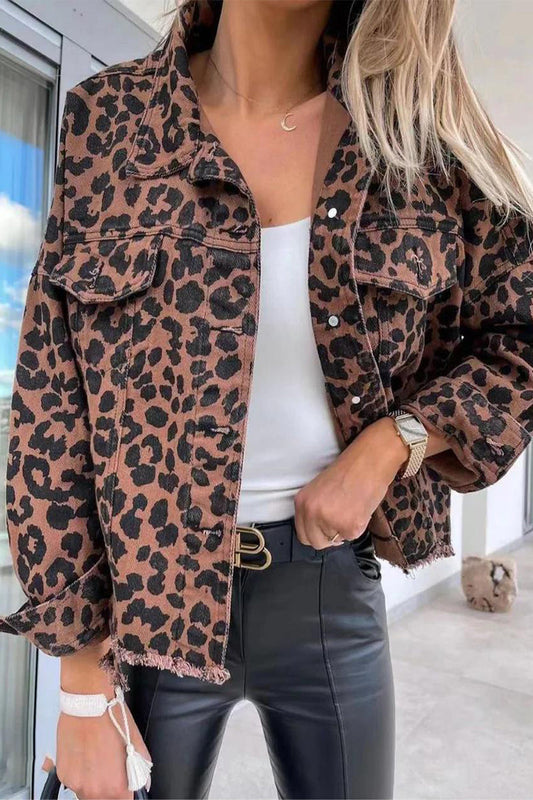 Prendas de abrigo con cuello vuelto y estampado animal