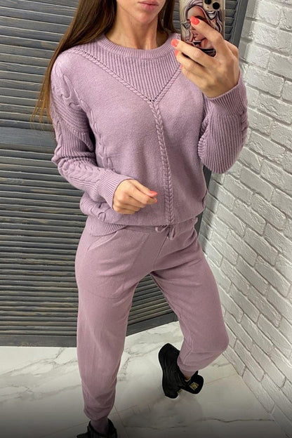 Conjunto informal de dos piezas con cuello redondo, manga larga y color liso