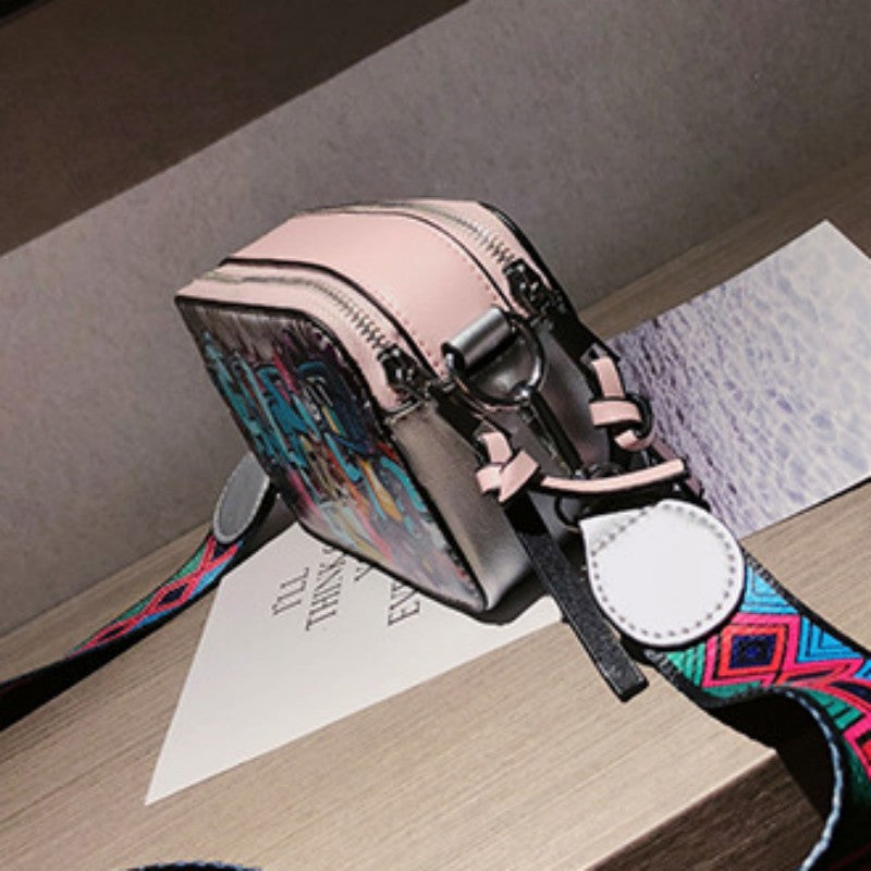 Bolsos casuales con parches de grafiti