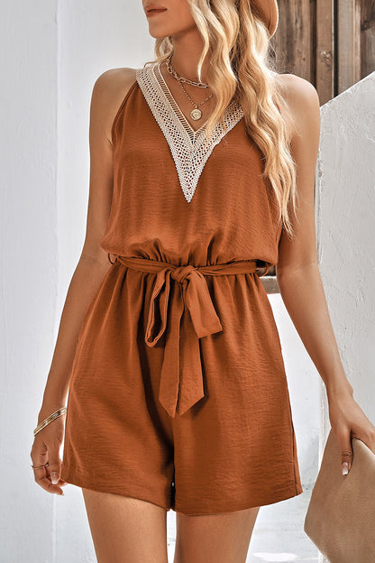 Mono holgado informal con cuello en V y parches lisos de simplicidad
