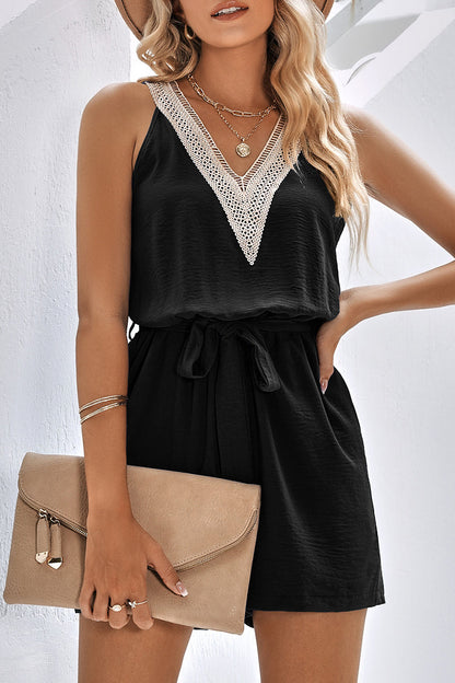 Mono holgado informal con cuello en V y parches lisos de simplicidad