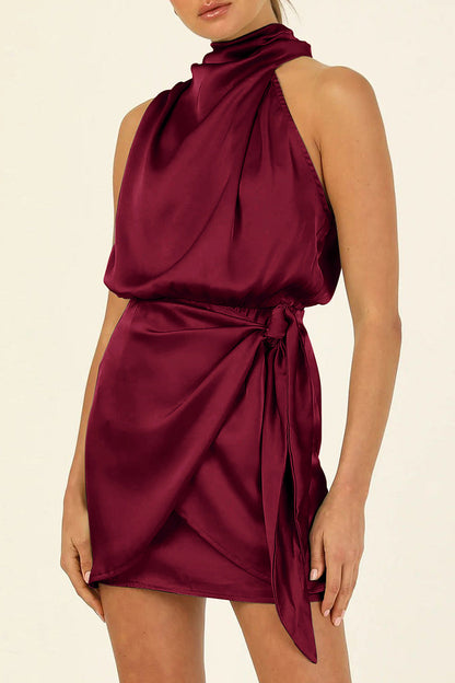 Vestidos elegantes de celebridades con cuello halter, línea A y pliegues sólidos