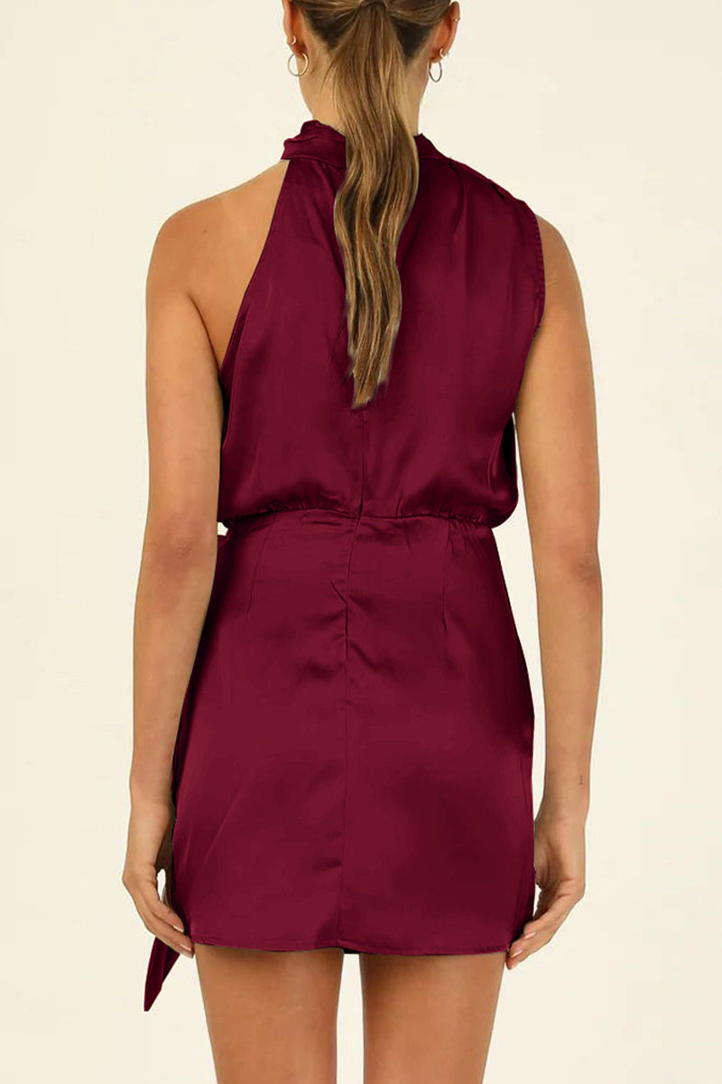 Vestidos elegantes de celebridades con cuello halter, línea A y pliegues sólidos