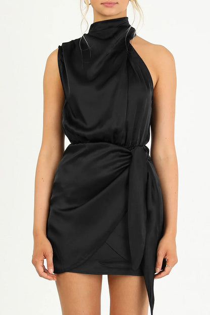 Vestidos elegantes de celebridades con cuello halter, línea A y pliegues sólidos