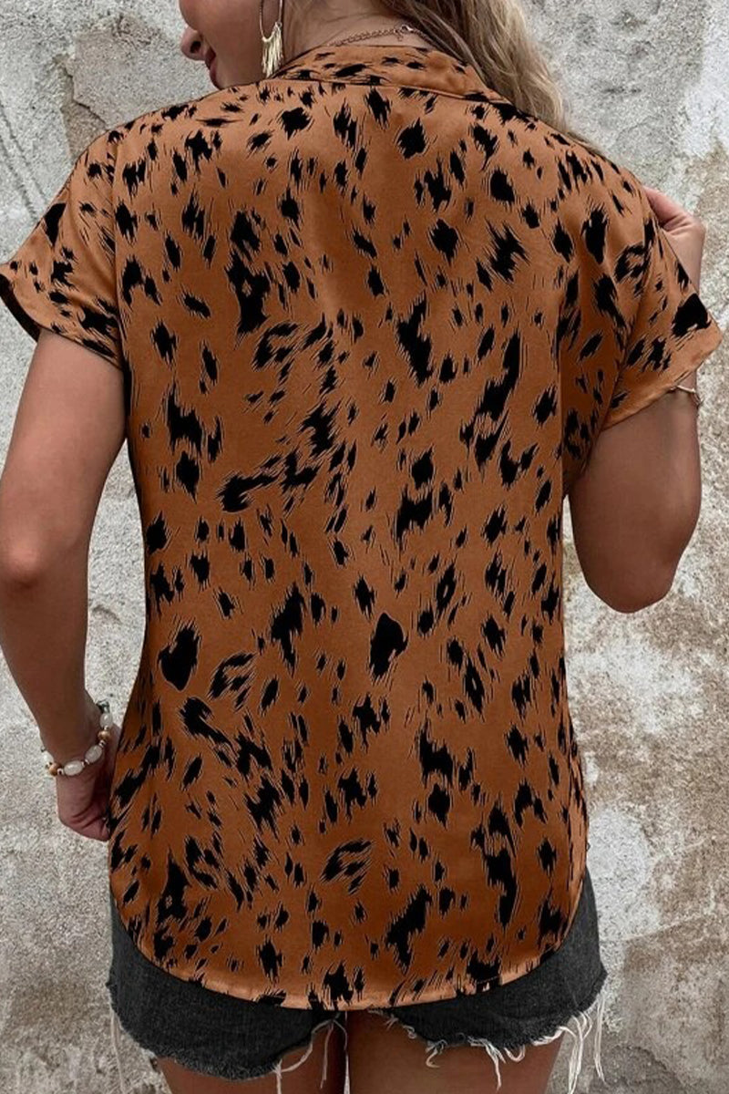 Tops casuales con cuello en V y estampado urbano de patchwork (6 colores)