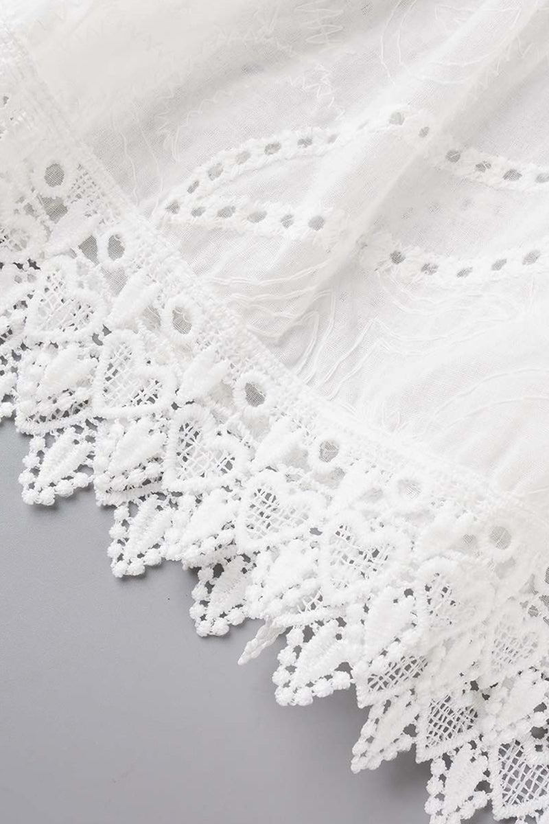 Vestidos elegantes y dulces con borlas lisas bordadas y escote en V ahuecado.