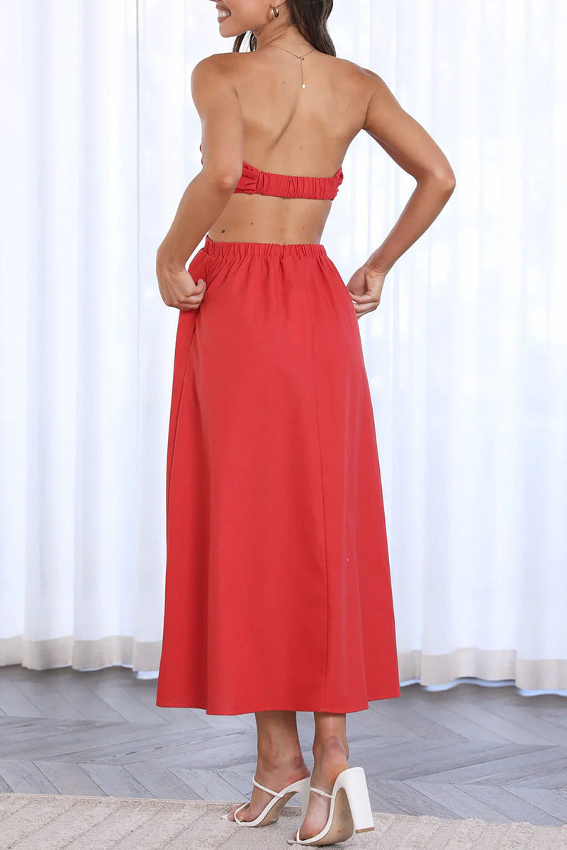 Vestidos de celebridades sexys con faldas lisas, sin espalda y sin tirantes.