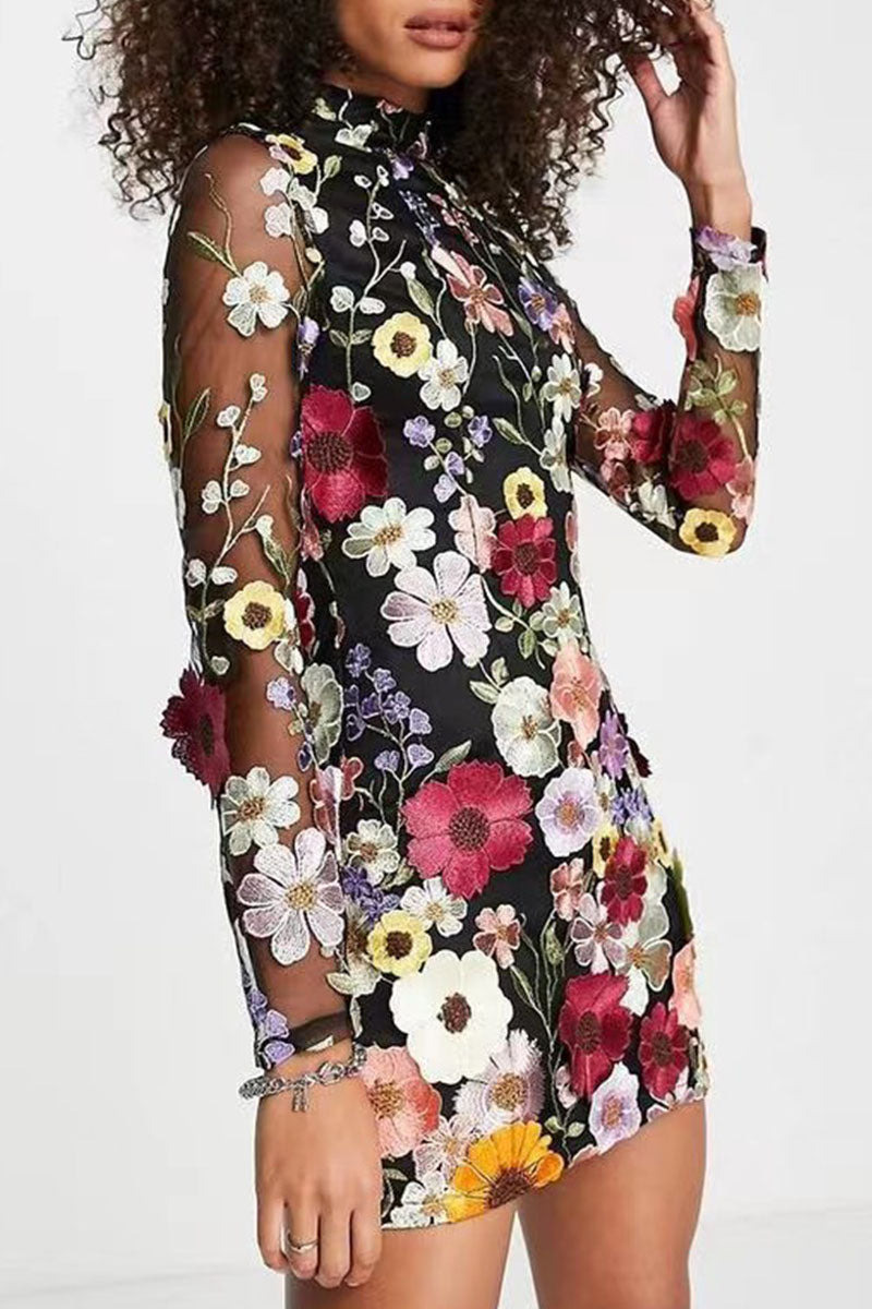 Vestidos de falda de un solo paso con cuello alto y apliques de patchwork dulces