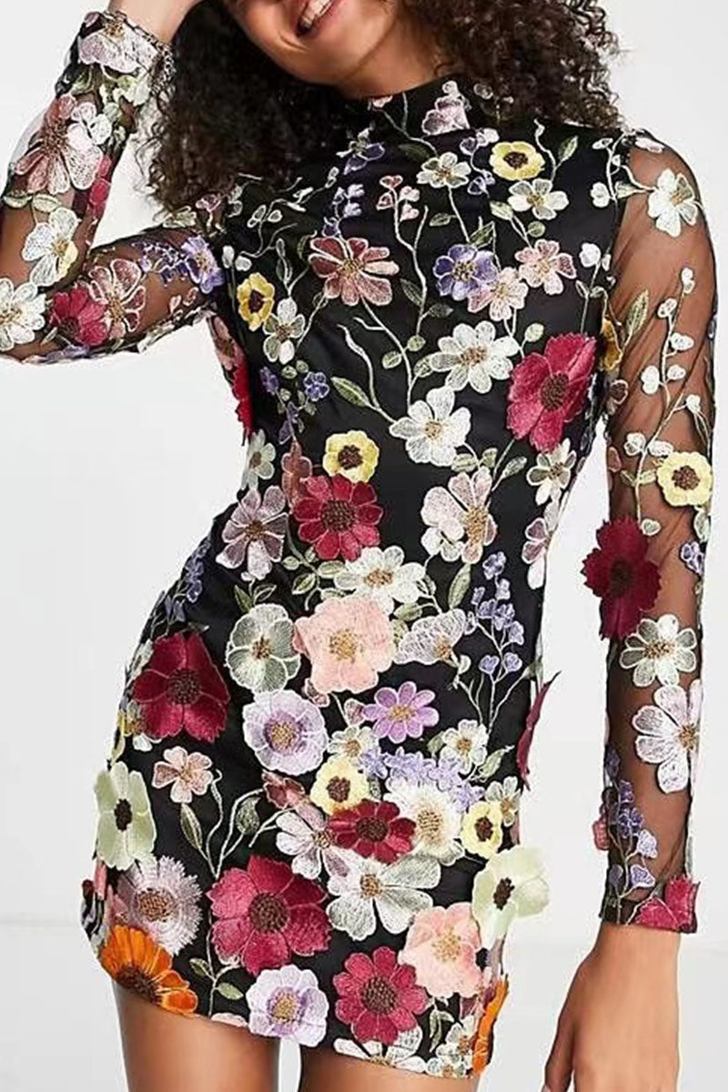 Vestidos de falda de un solo paso con cuello alto y apliques de patchwork dulces