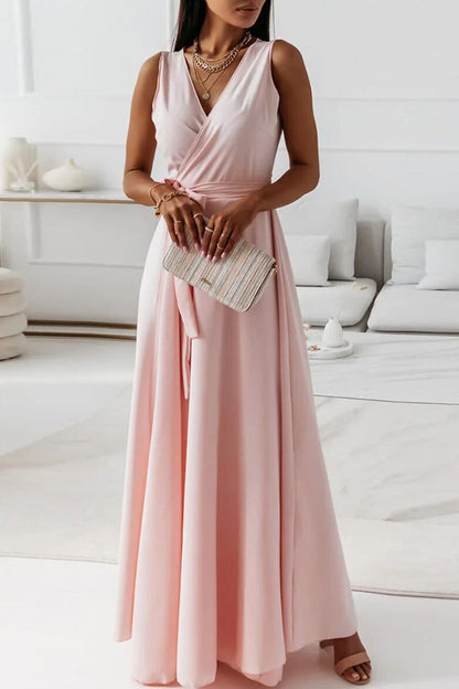Vestidos de noche elegantes de celebridades con escote en V y cinturón liso.