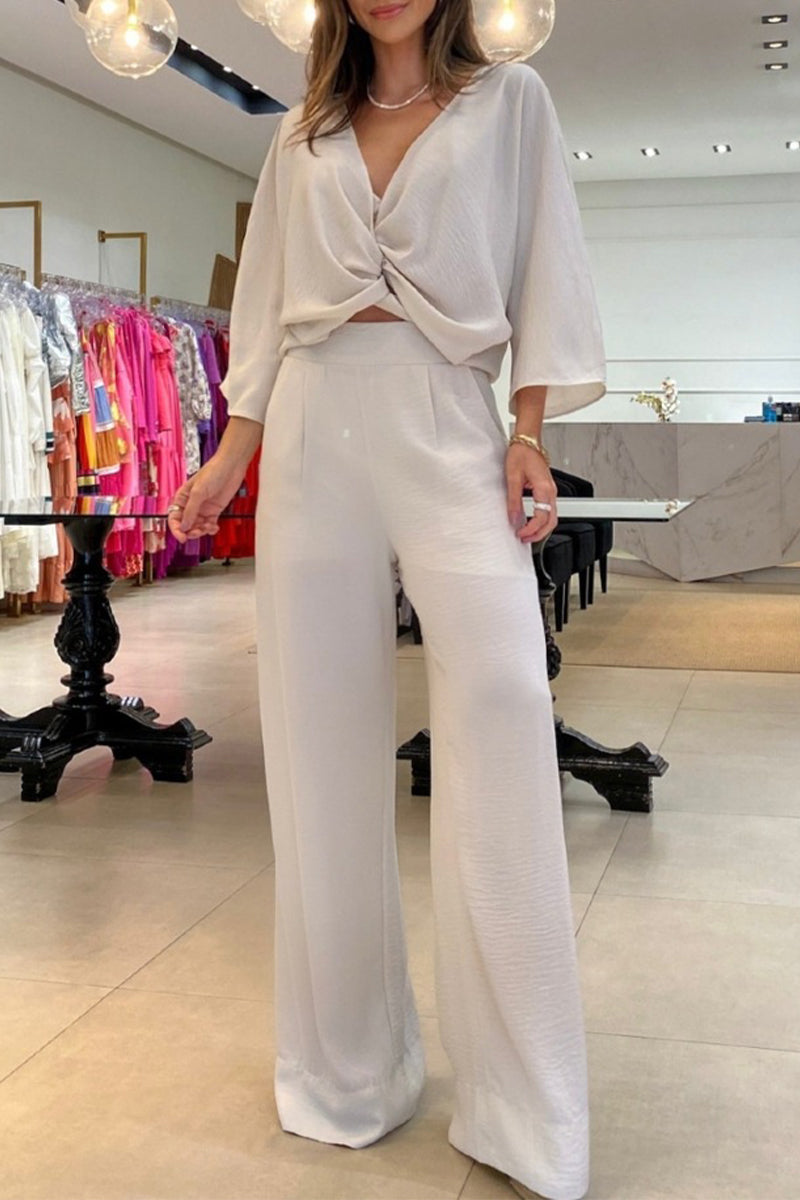 Conjunto de dos piezas tres cuartos con escote en V y frenillo liso de estilo informal y sencillo