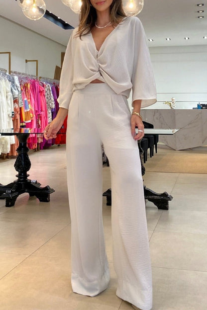 Conjunto de dos piezas tres cuartos con escote en V y frenillo liso de estilo informal y sencillo