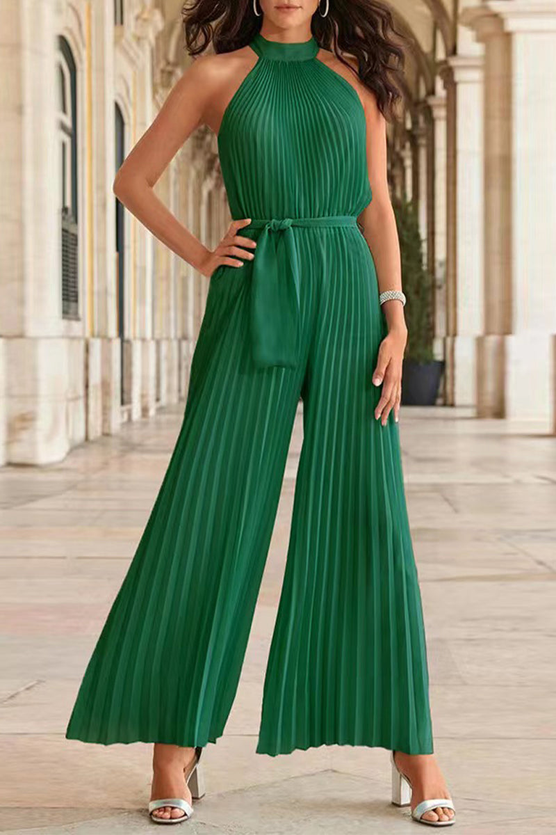 Mono holgado informal con cuello halter, pliegues de frenillo lisos y simplicidad