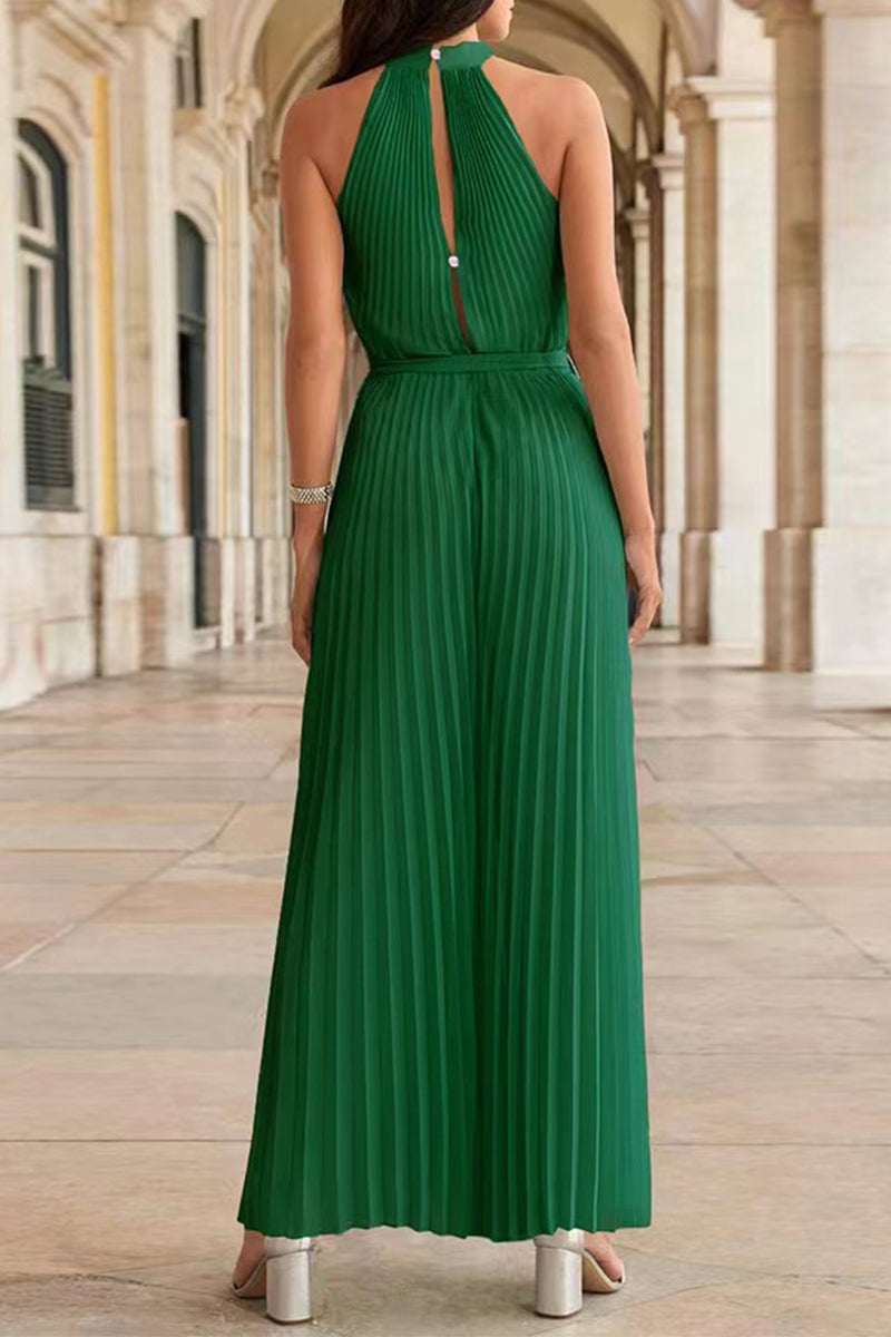 Mono holgado informal con cuello halter, pliegues de frenillo lisos y simplicidad