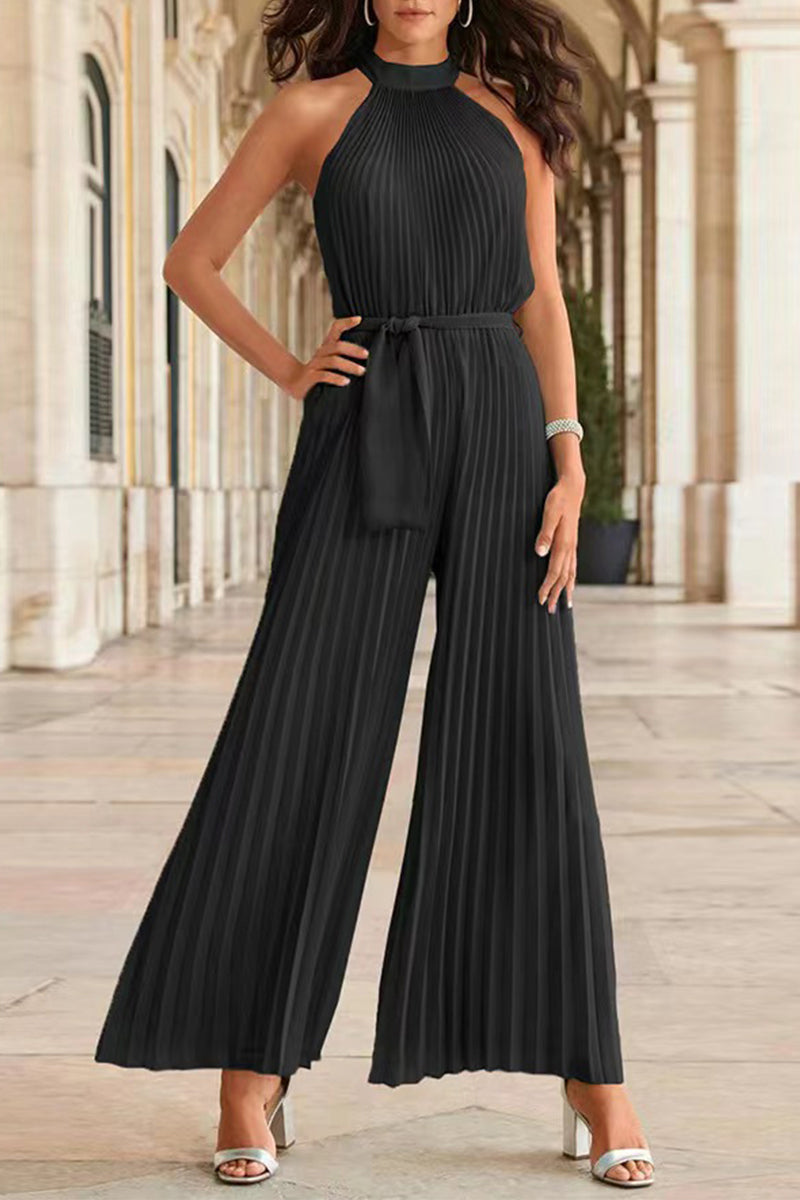 Mono holgado informal con cuello halter, pliegues de frenillo lisos y simplicidad